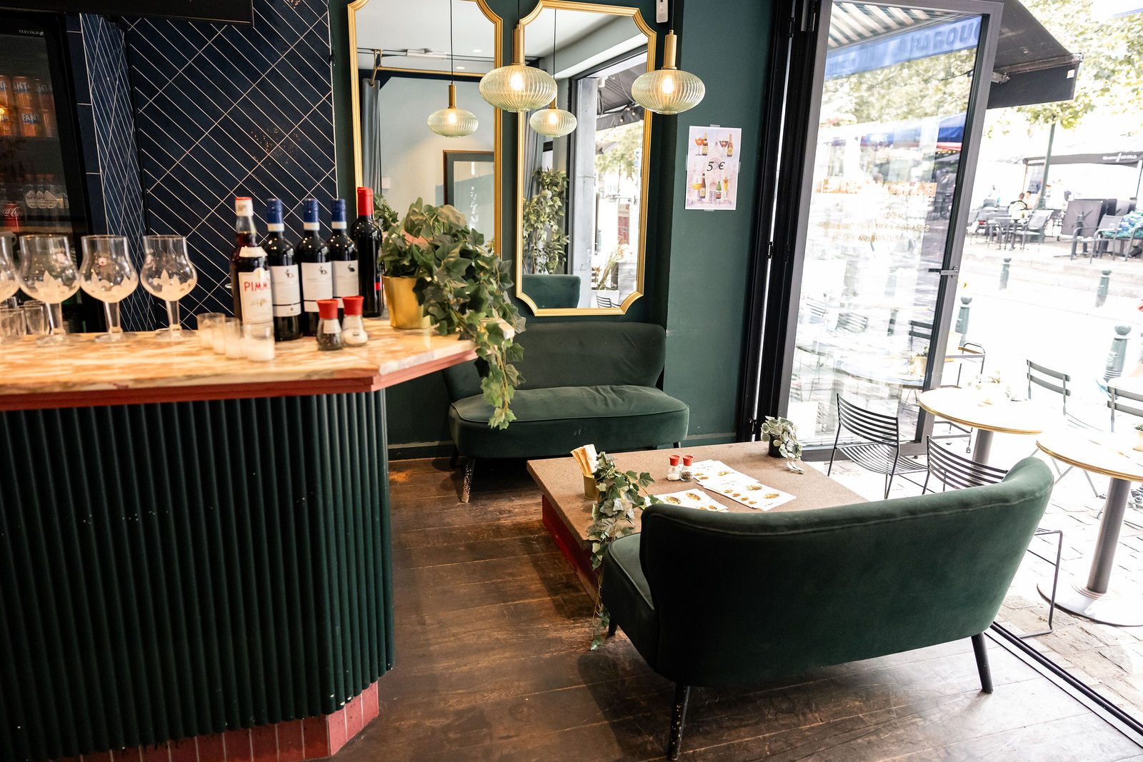 Bar Wrap & Go avec vue sur la place